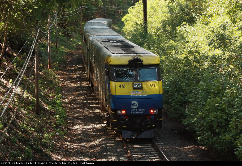 pictures%5C65989%5CDE30AC_412_3_Cars_C3_5004_5023_Train_651_Smithtown.JPG