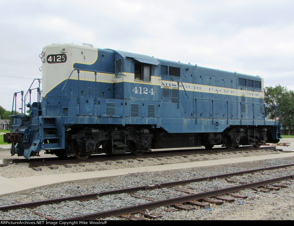 "MP" 4124