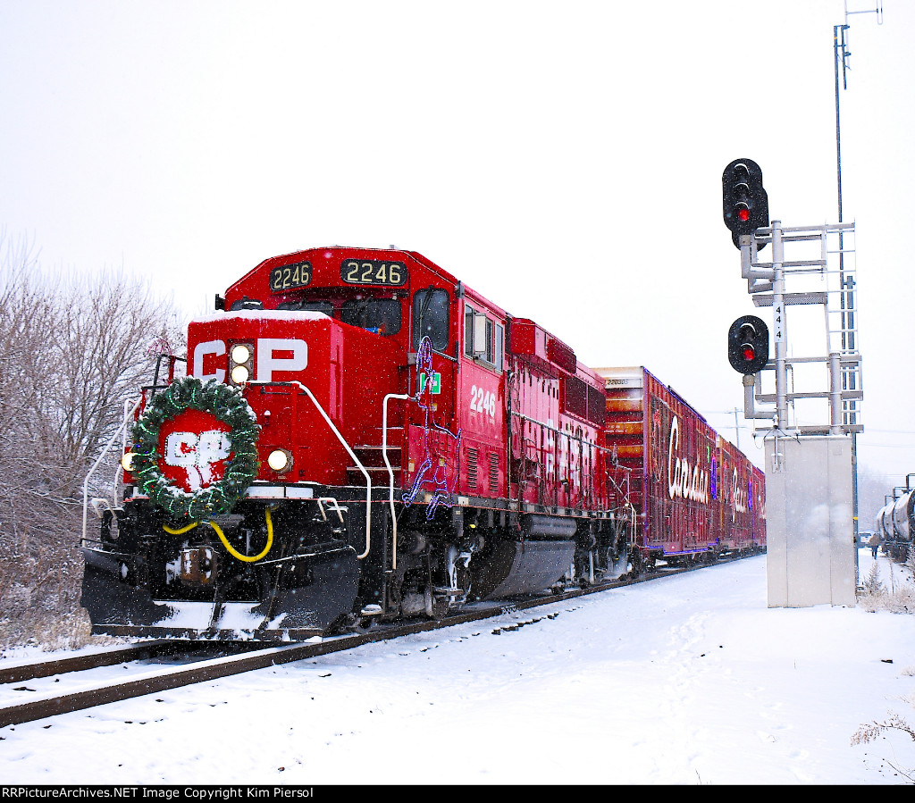 CP 2246 CPKC US Holiday Train 2023