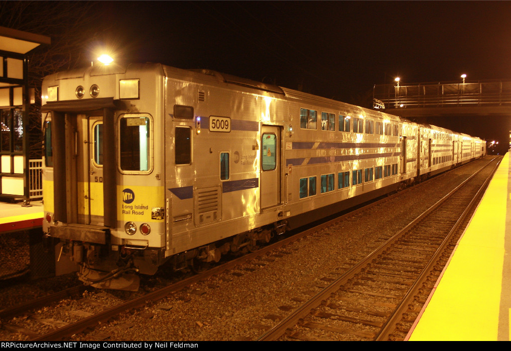 C3_5009_4_Cars_DE30AC_405_Train_657_Stony_Brook.JPG