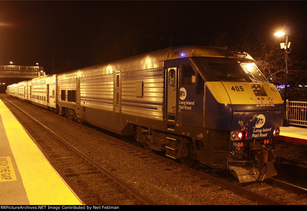 DE30AC_405_4_Cars_C3_5009_Train_657_Stony_Brook.JPG