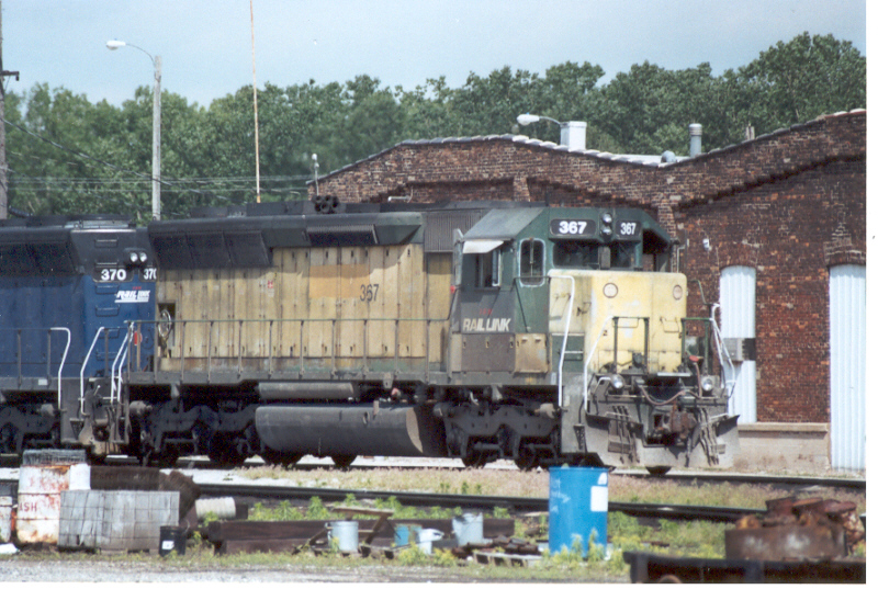 IMRL SD45 still in CNW colors!